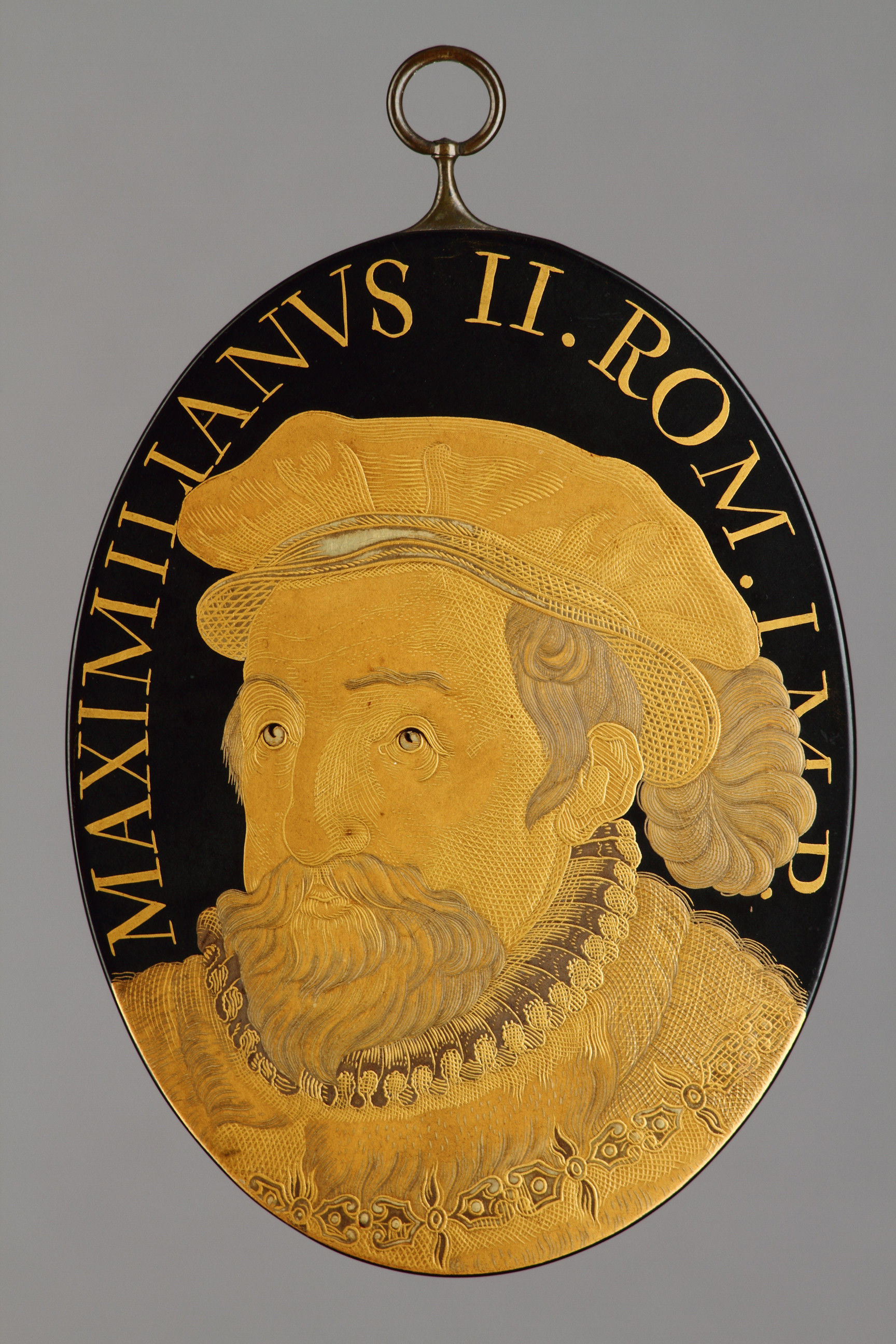 Japanese Export Lacquer Portrait Medallion